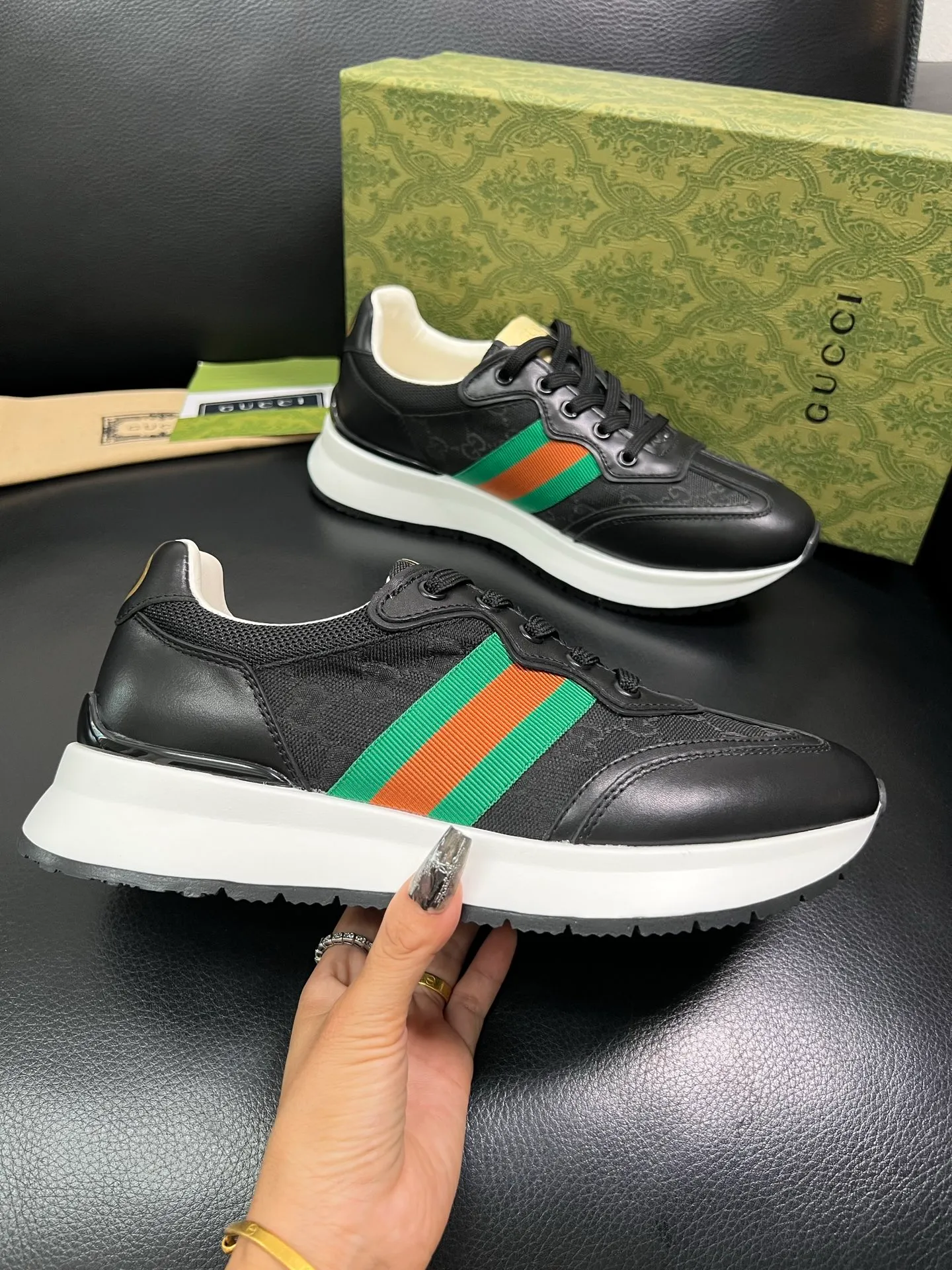 Men's shoes 💰800 Gucci top purchasing Gucci counter new model, original factory configuration of imported cowhide from Italy with printed cloth fabric, imported cowhide lining, breathable and comfortable, sole: original factory special sole is super comfortable, original factory and single goods are high quality, welcome to compare, code number 38-44 (customized 45 46) 85865